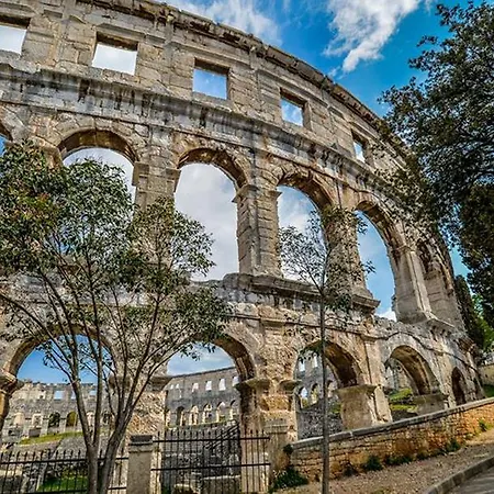 Апартаменти Bonvenon2center *